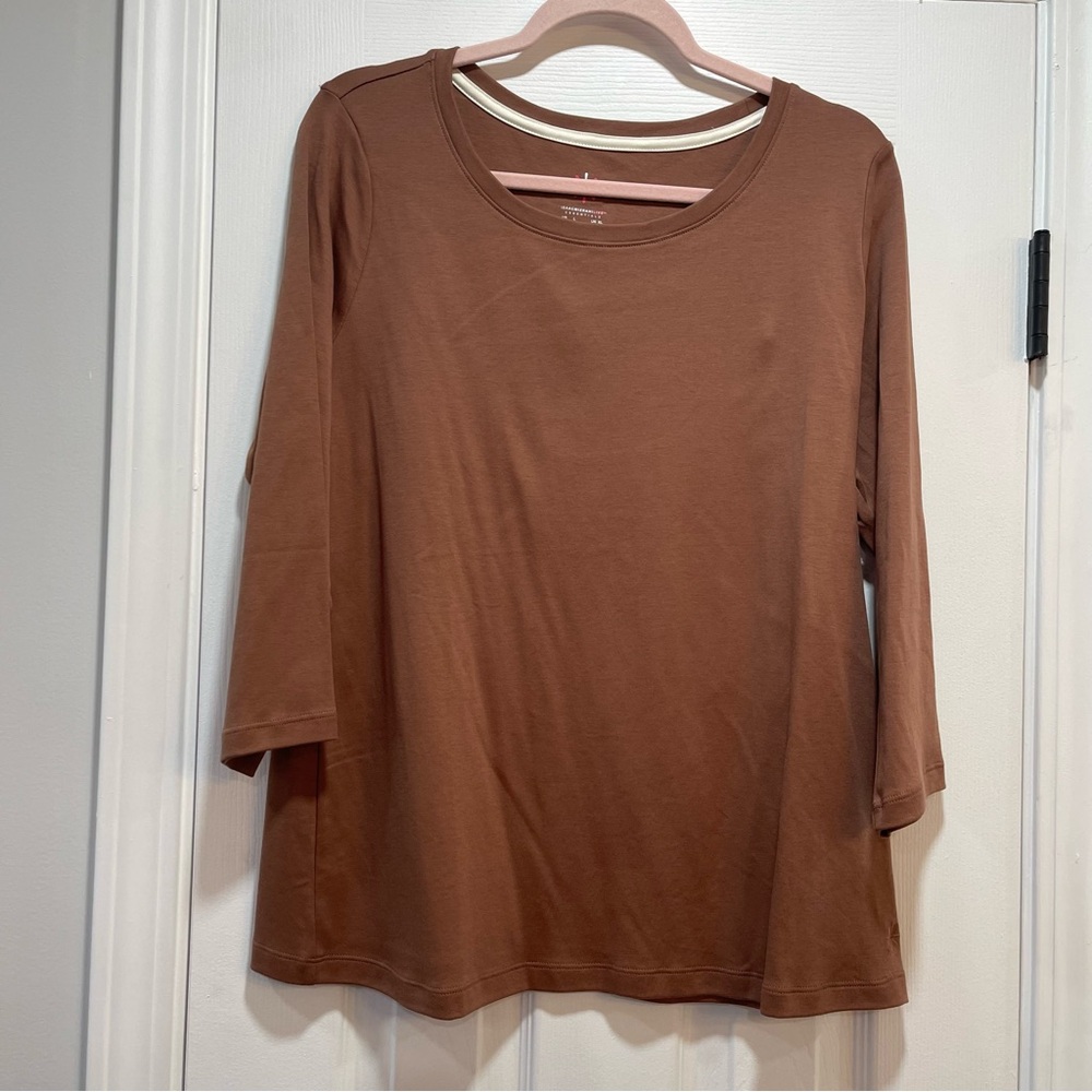 Isaac Mizrahi Brown Long Sleeve Tee for Effortless Style